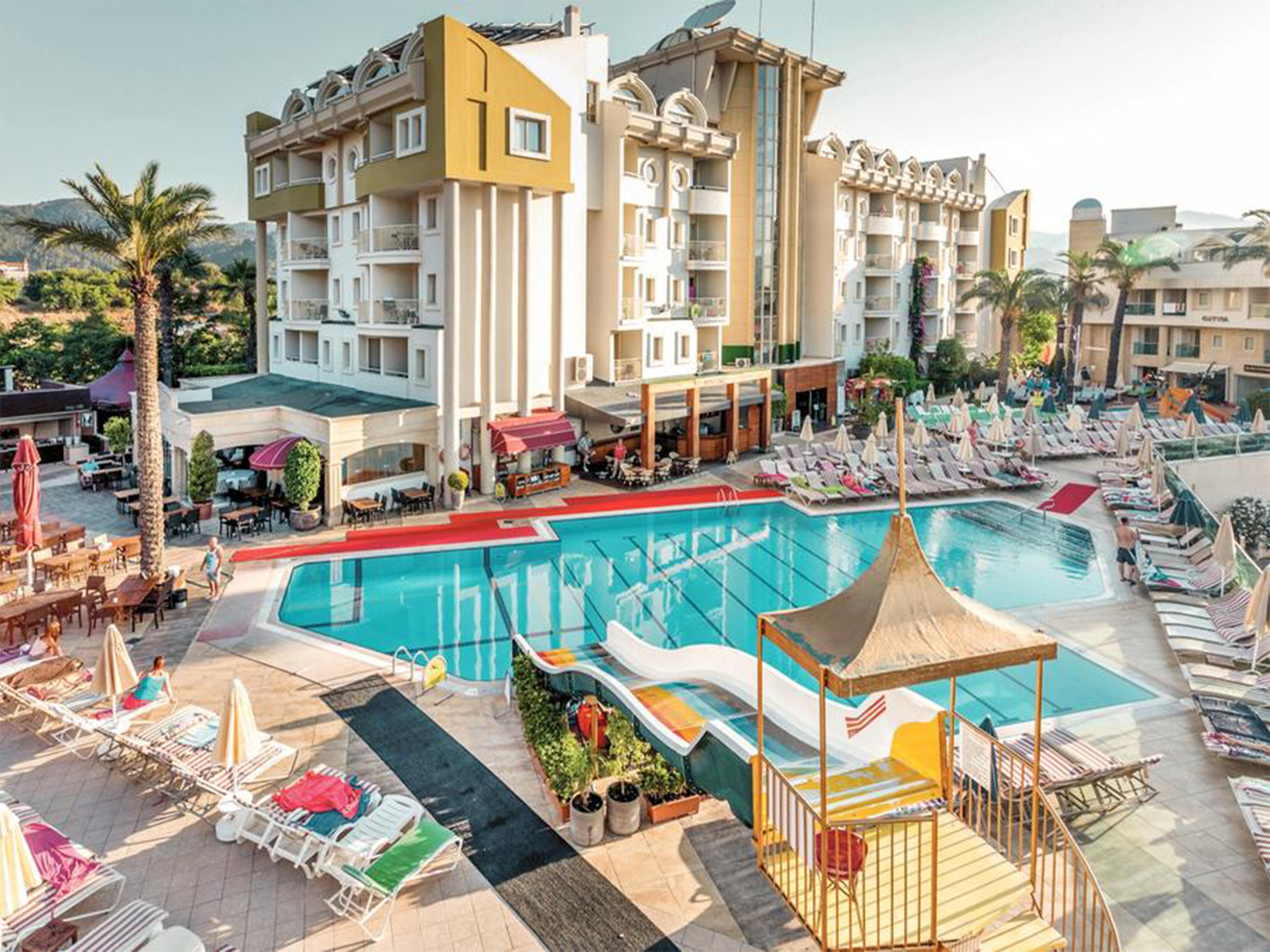 Grand Cettia Hotel 말마리스 외부 사진