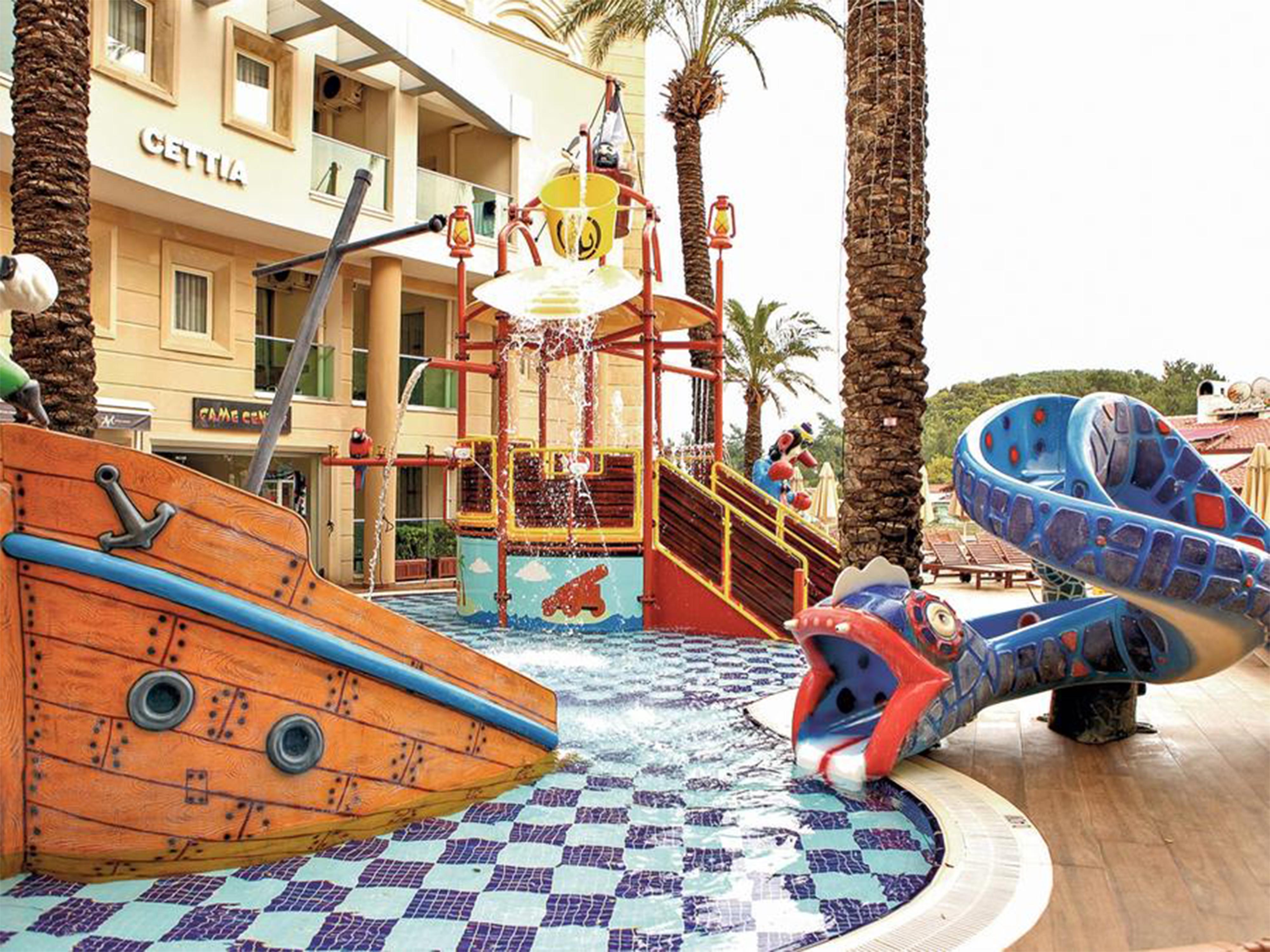 Grand Cettia Hotel 말마리스 외부 사진