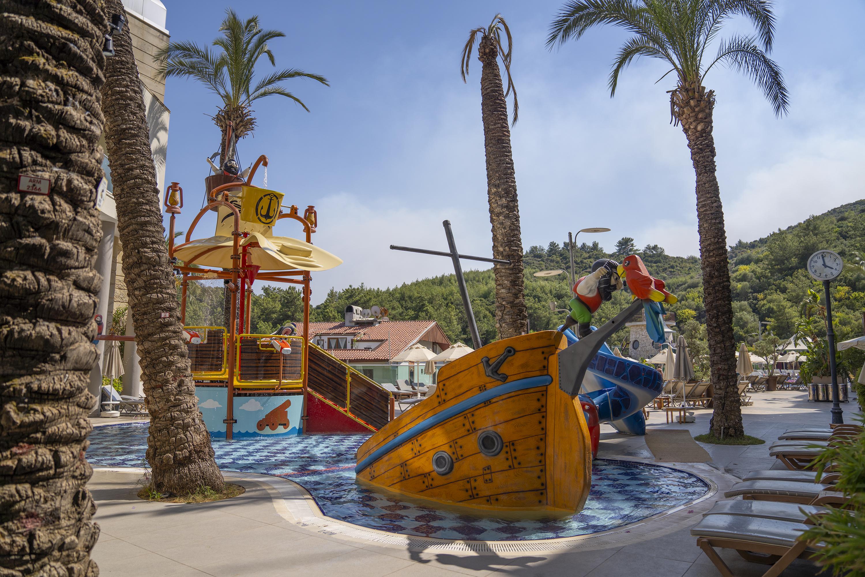 Grand Cettia Hotel 말마리스 외부 사진