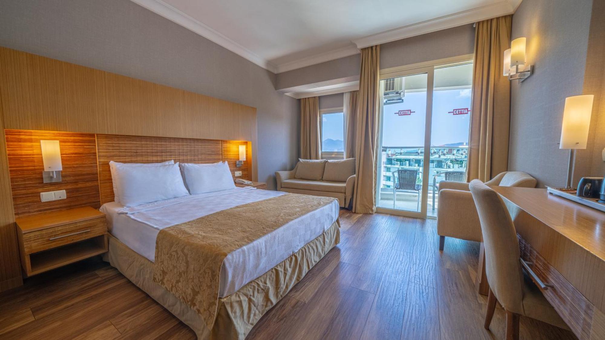 Grand Cettia Hotel 말마리스 외부 사진