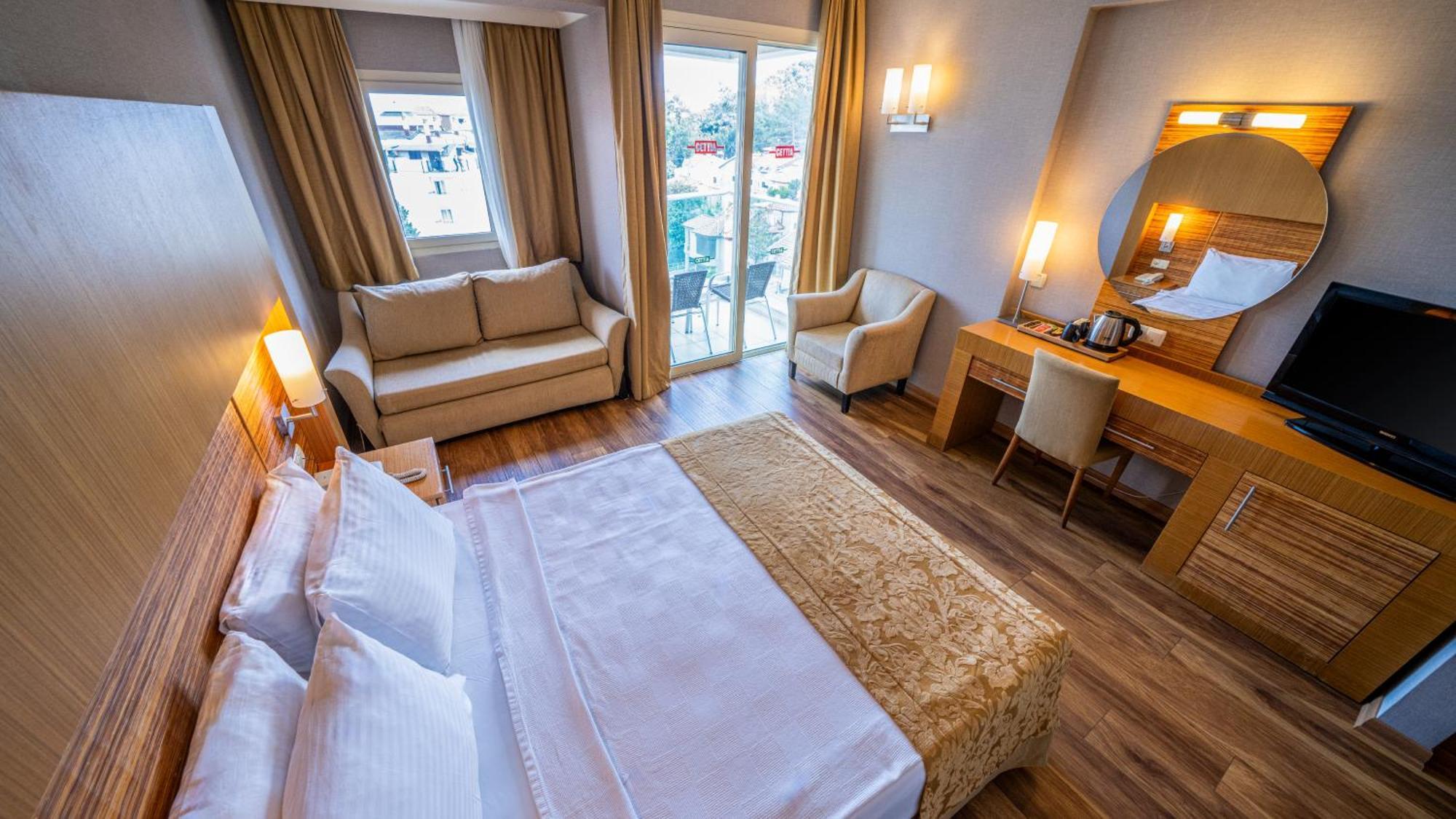 Grand Cettia Hotel 말마리스 외부 사진